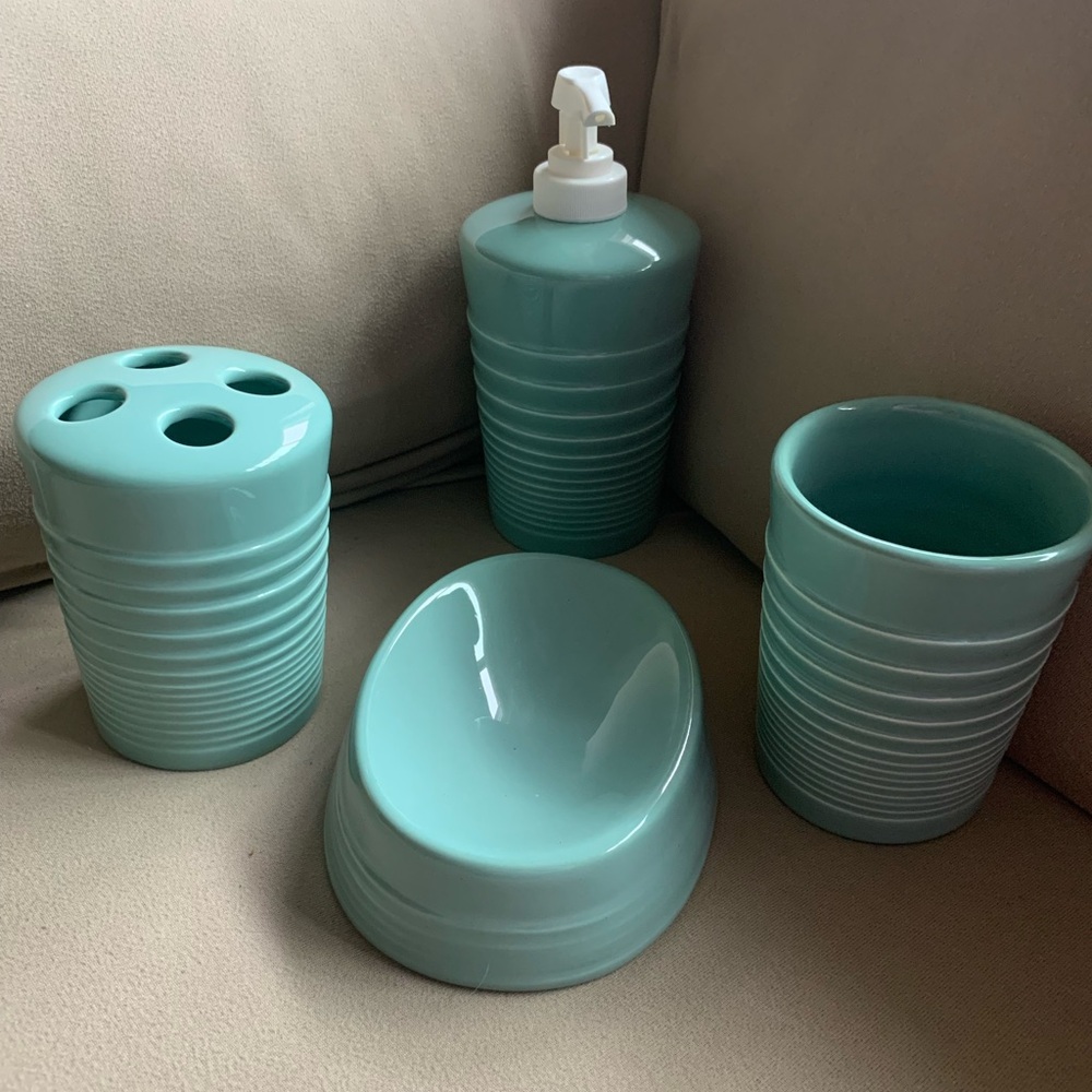 4 piece sea foam green bath bathroom accessory set soap pump dish toothbrush